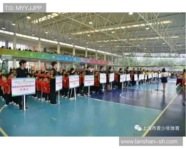 姚明与李连杰跨界合作传球技艺展现体育与武术的完美结合 姚明与李连杰跨界合作传球技艺展现体育与武术的完美结合