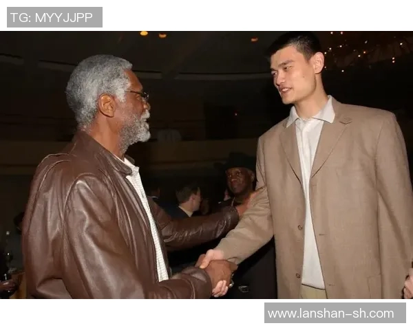 姚明与欧文的篮球传奇对决探讨两位巨星的风格与影响力