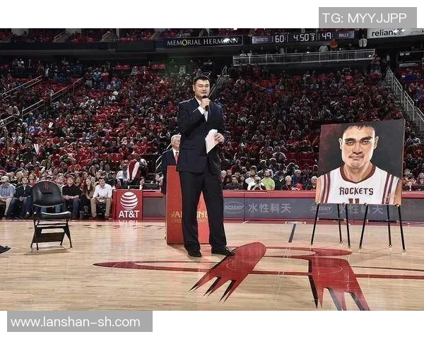 姚明与欧尼尔联手献唱引发篮球界热议精彩瞬间回顾 姚明与欧尼尔联手献唱引发篮球界热议精彩瞬间回顾