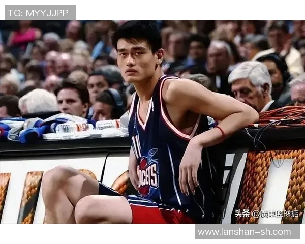 姚明与父亲的篮球梦想传承与家庭情感的深刻交融 姚明与父亲的篮球梦想传承与家庭情感的深刻交融