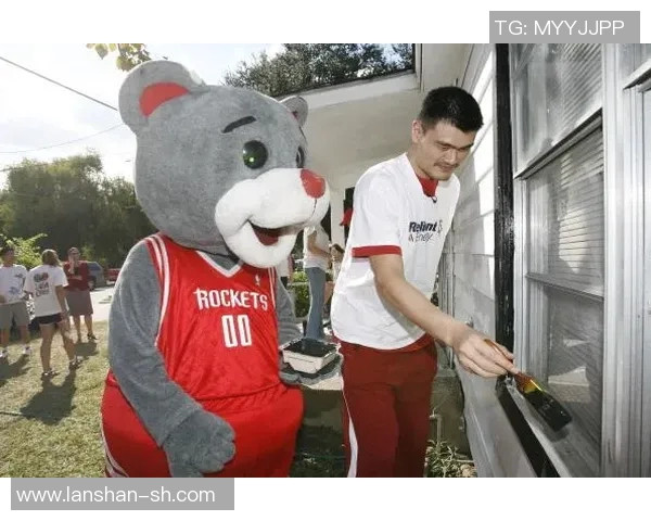 姚明回眸瞬间定格青春岁月的传奇与梦想 姚明回眸瞬间定格青春岁月的传奇与梦想