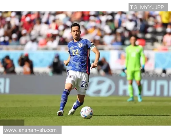 日本足球明星发型男的时尚风格与魅力解析 日本足球明星发型男的时尚风格与魅力解析