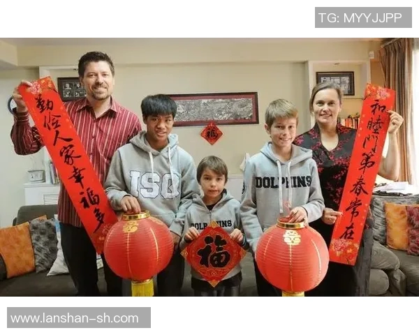 足球明星们在中国春节的独特体验与文化感悟分享