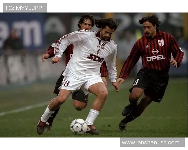 足球明星伦蒂尼的传奇之路与辉煌成就揭秘