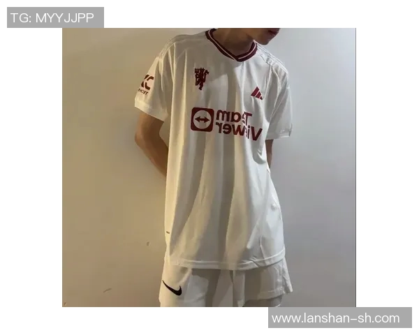 足球明星穿搭秘籍揭秘如何打造你的运动时尚风格